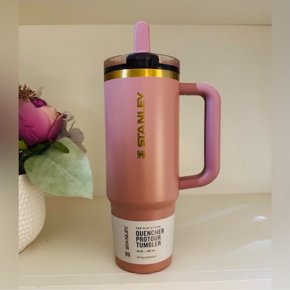 🎉LAST PIECE🎉Stanley 30oz. Quencher Protour Flipstraw Tumbler Antique Pink - Picture 2 of 9